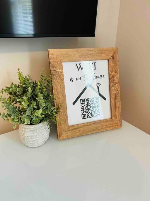 One-Of-A-Kind Smart, Cookie Themed Home For Up To 6 Clarksville Exteriér fotografie