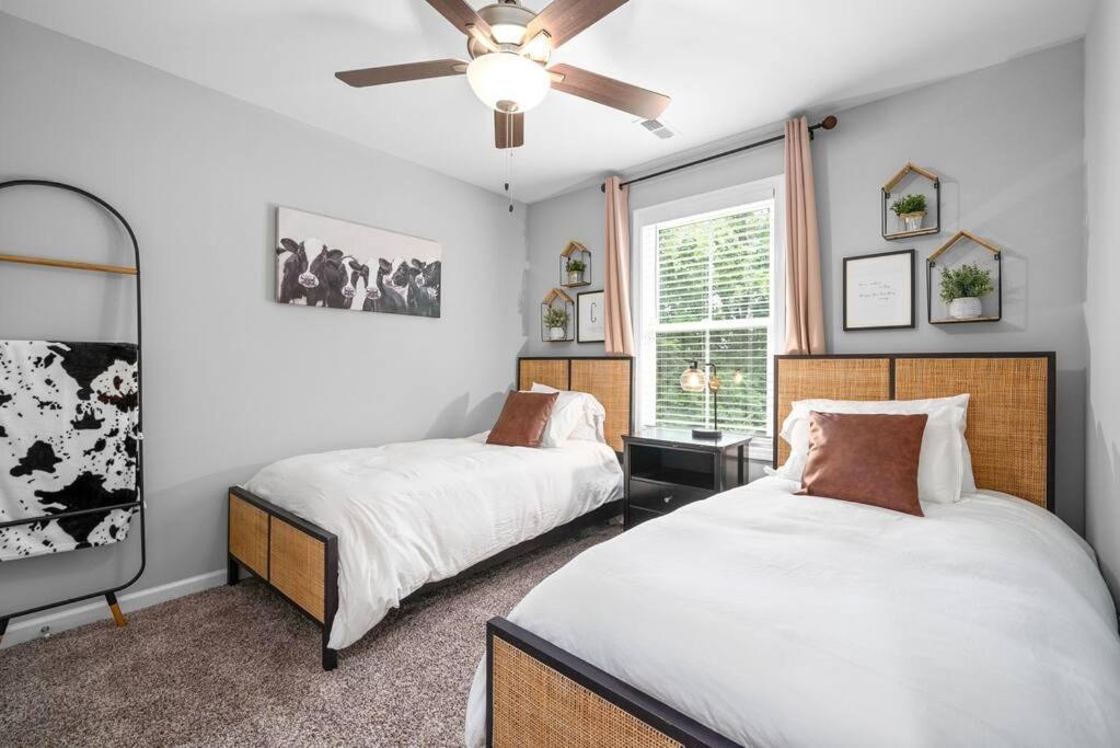 One-Of-A-Kind Smart, Cookie Themed Home For Up To 6 Clarksville Exteriér fotografie